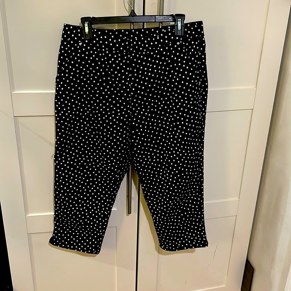 Women’s polka dot capri pants